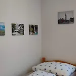 Apartment Monteurzimmer - Mit Singlekueche-apartment With Longstayfares Kaufing